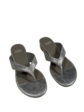 Eileen Fisher Erika Silver Thong Sandals Womens 5 Metallic Leather Low Heel chic